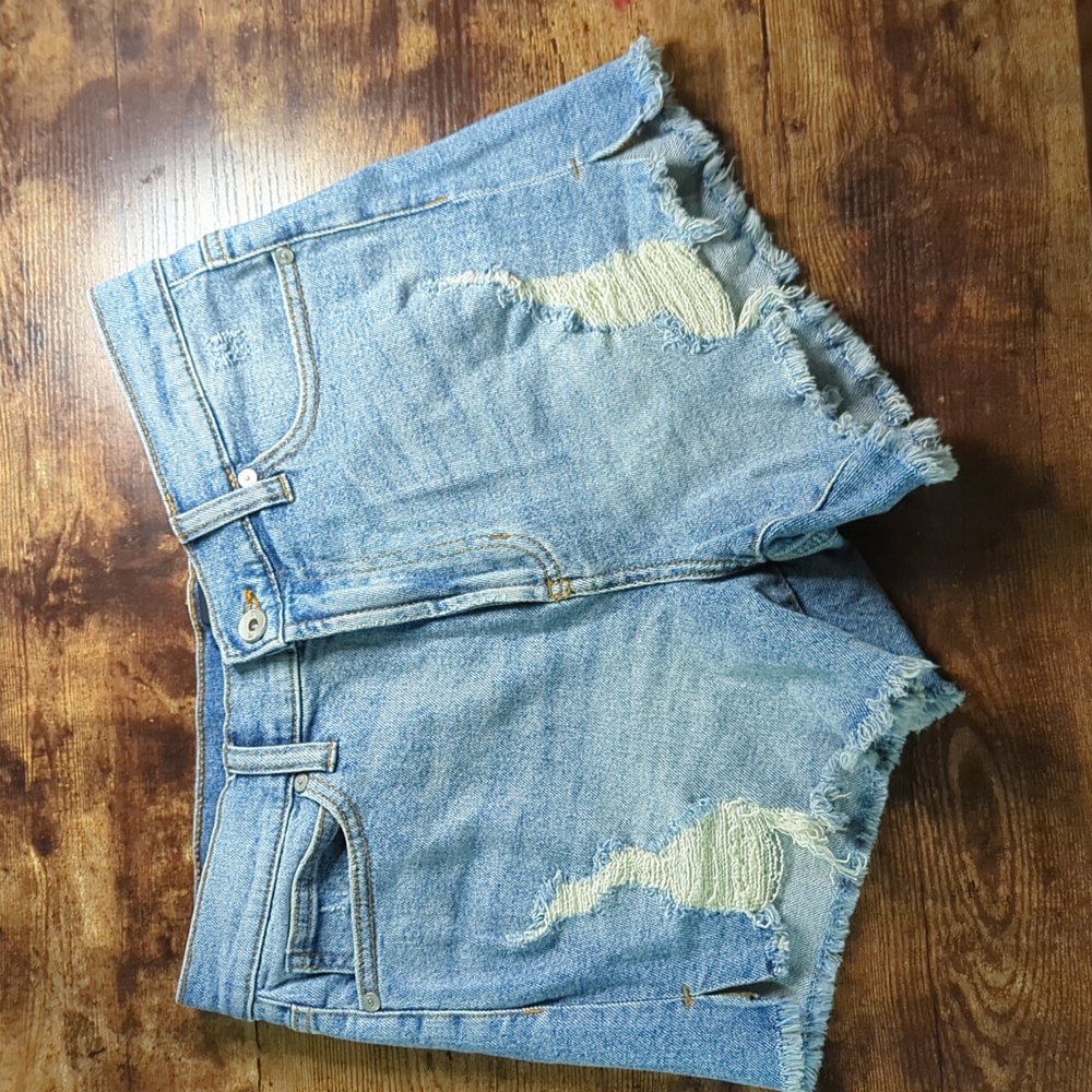 Kendall & Kylie "The Icon Short"